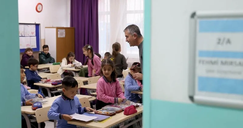 Ara tatil bitti: Okullarda ilk ders zili çaldı