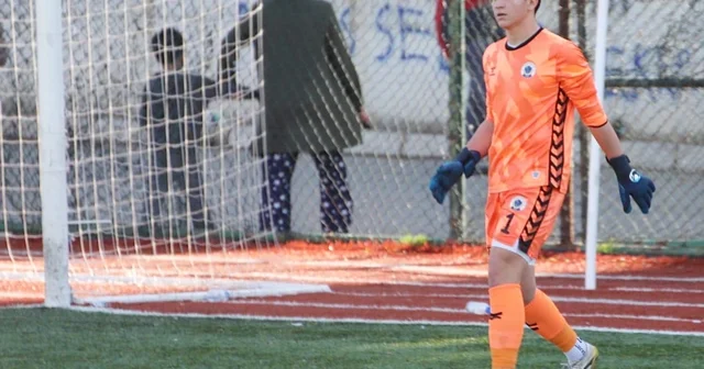 Menemenli kaleci Alp i Beşiktaş denedi İzmir Haberleri