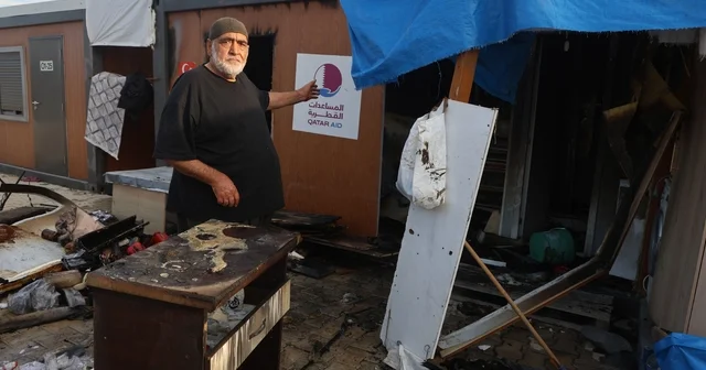 Depremzede yaşlı çiftin yaşadığı konteyner yanarak küle döndü Hatay Haberleri
