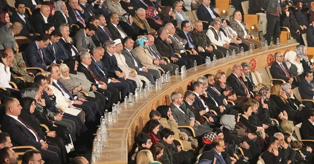 752. Vuslat Yıl Dönümü Anma Törenleri Şeb i Arus programı Kültür ve Turizm Bakanı Mehmet Nuri Ersoy: Hazreti Mevlana yı anlamak ve anlatmak; onu anarken bu anlamı yaşayıp yaşatmak ilgili herkesin sorumluluğudur Konya Haberleri