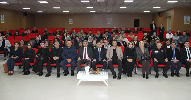 İlçe sakinleri koruyucu aile ile çocuk edinme hakkında bilgilendirildi Sivas Haberleri