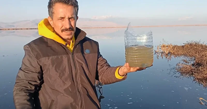 Adeta zehir akıyor: Atıklar Eber Gölü’ndeki yaşamı yok etti