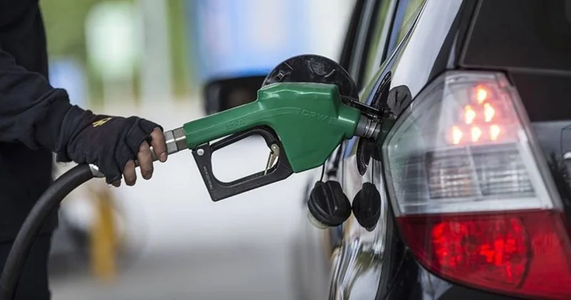 Benzine üçüncü indirim kapıda! 2 lira 83 kuruş inmişti