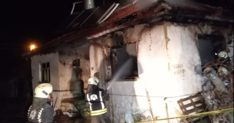 Konya da müstakil ev küle döndü: 1 ölü, 1 yaralı Sözcü Gazetesi