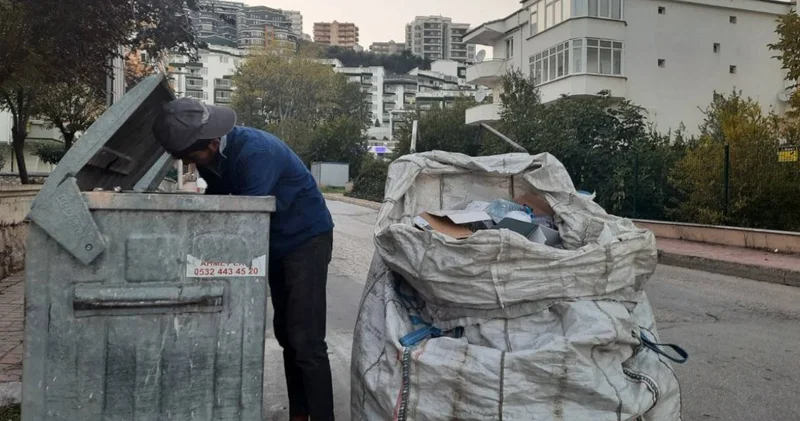 Günde 10 tona yakın çöp ellerinden geçiyor: Yaşadığımız yerler insanların bir saat bile kalamayacağı yerler