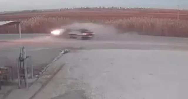 Şanlıurfa da otomobiller çarpıştı: 4 ü çocuk, 8 yaralı Şanlıurfa Haberleri