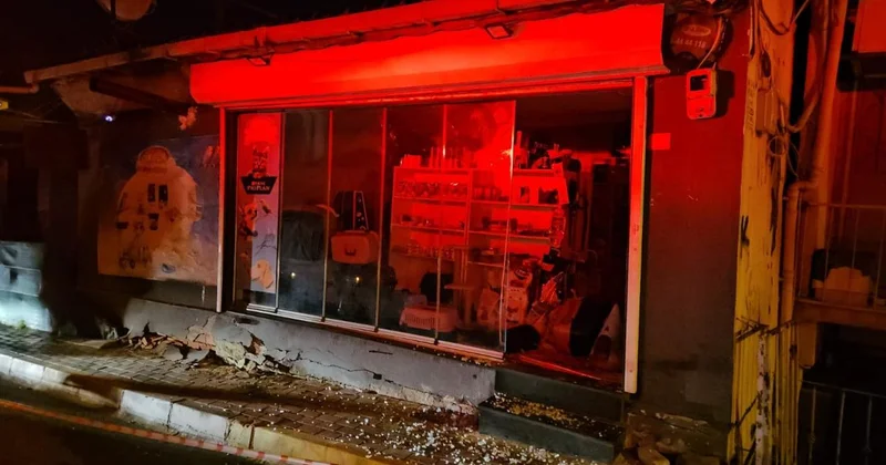 Sarıyer de kolonlarında çatlak oluşan 2 katlı bina boşaltıldı