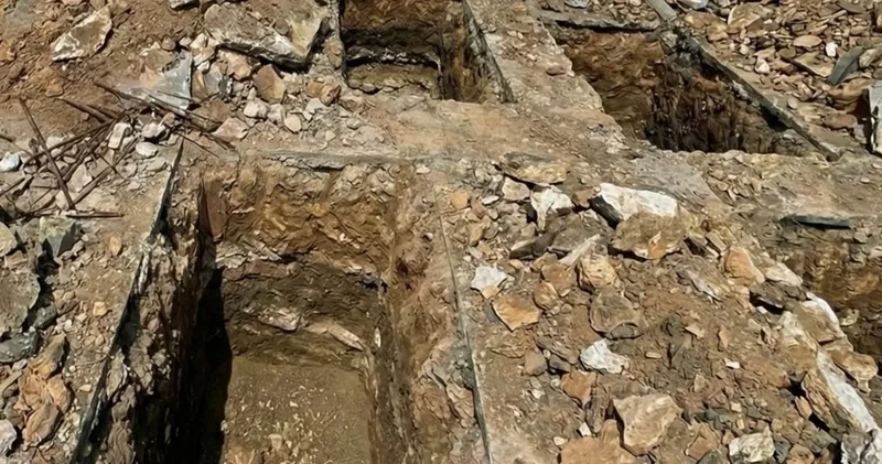 Suriye de toplu mezar bulundu