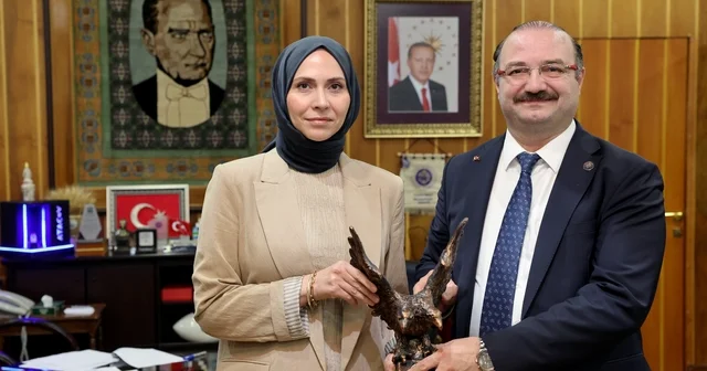 Rektör Hacımüftüoğlu, Tüba Gebip ödülü sahibi Prof. Dr. Rabia Meryem Yılmaz ı ağırladı Erzurum Haberleri