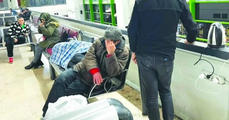 Yoksulluk arttı, vatandaşlar evsiz kaldı: Ucuz pansiyonlarda kalamayanlar otogarda konaklıyor!