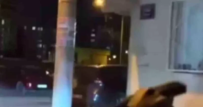 Elinde tabanca ile sokakta ateş edip tehditler savurdu