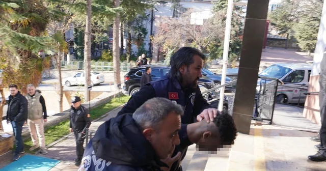 15 gün arayla bir kişiyi bıçakladı, bir kişiyi de öldürdü Bilecik Haberleri