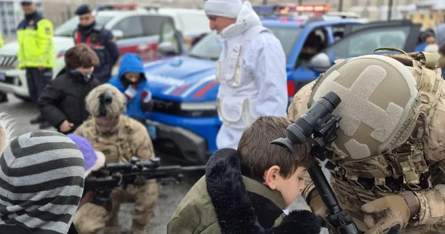 Bayburt ta jandarmanın kullandığı yerli ekipmanlar ve araçlar öğrencilere tanıtıldı Bayburt Haberleri