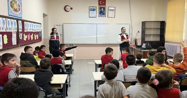 Çanakkale de jandarma ekipleri KADES ve güvenlik hakkında bilgilendirdi Çanakkale Haberleri