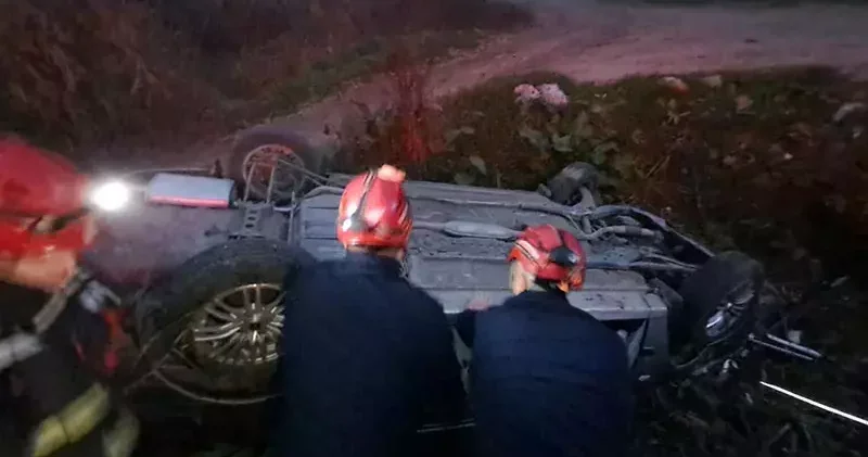 Balıkesir de otomobil köprüden uçtu: 2 yaralı