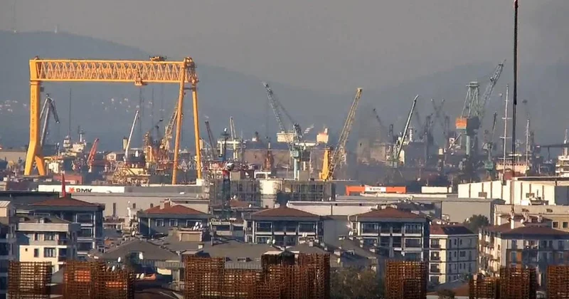 Tuzla da tersanede gemi yangını