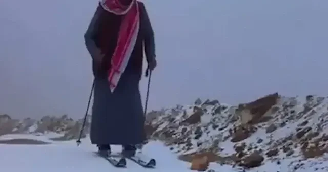 Arabistan çölleri beyaza büründü VİDEO İZLE