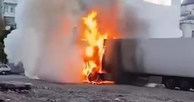 Şanlıurfa da park halindeki TIR yandı