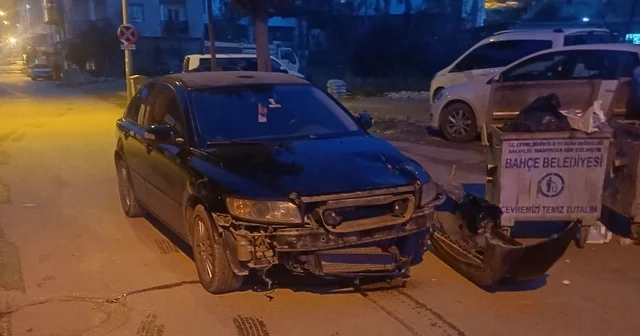 Osmaniye de çöp kamyonuyla otomobil çarpıştı: 1 yaralı Osmaniye Haberleri