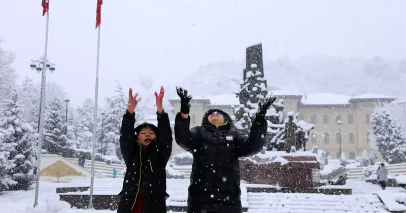 Son dakika: Bir ilimizde okullar 1 gün tatil edildi!