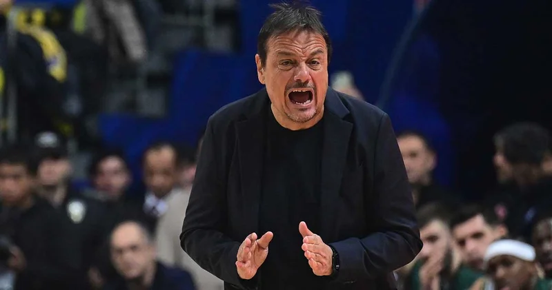 Ergin Ataman maç sonu çıldırdı: 10 bin eğitimsiz Fenerbahçe taraftarı