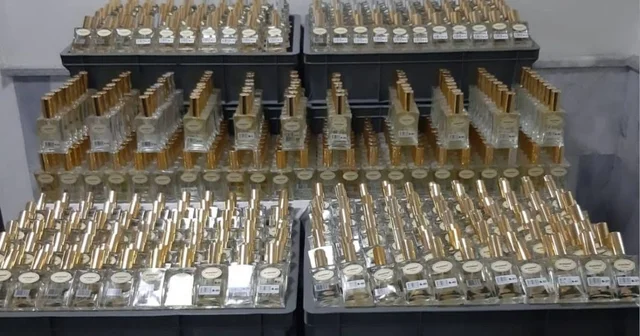 Piyasa değeri 1 milyon 200 bin TL olan kaçak parfüm ele geçirildi Afyonkarahisar Haberleri