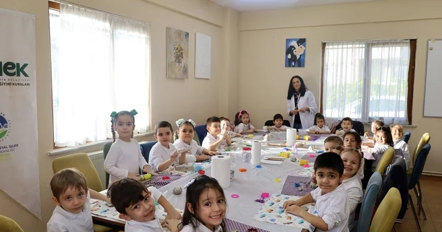 SAMEK atölyelerinde minikler seramikle, gençler tezhiple tanıştı Sakarya Haberleri