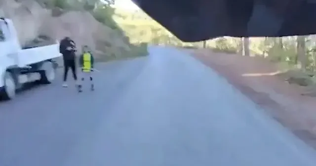 ATV ile uçuruma yuvarlanan adam Öldüm mü? diye sordu: Dehşet anları aksiyon kamerasında VİDEO İZLE