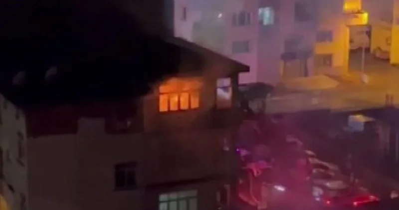 Artvin de alevler geceyi aydınlattı! Faciadan dönüldü