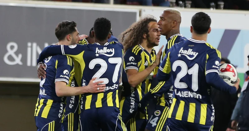 MAÇTAN DAKİKALAR: Alanyaspor: 2 Fenerbahçe: 3 Fenerbahçe Haberleri