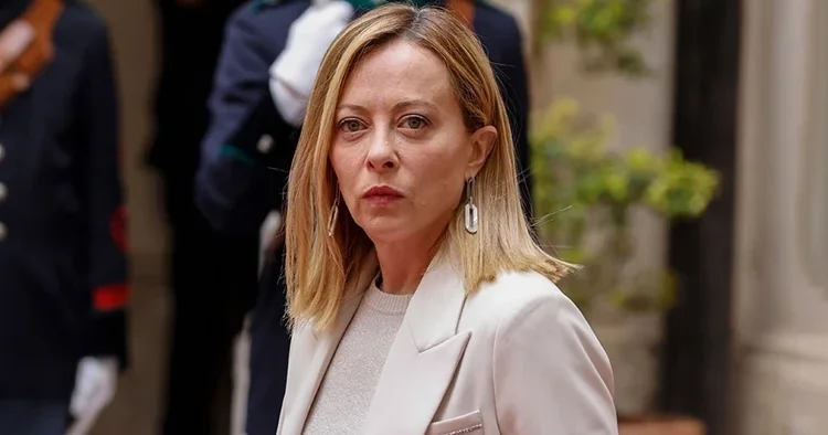 Meloni den Grönland geriliminin düşürülmesi çağrısı