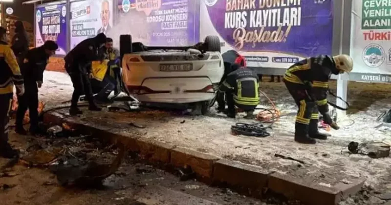 Kaza sonrası alev alan otomobilde can pazarı: 2 si ağır 3 yaralı