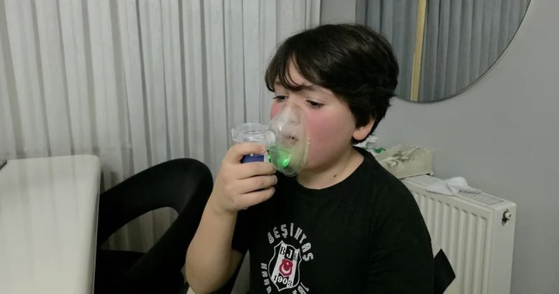 8 yıldır öksürük krizleriyle mücadele eden çocuk şifa bekliyor Sağlık Haberleri