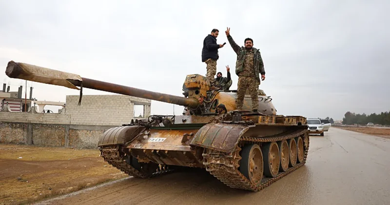 SON DAKİKA Aşiretler YPG/SDG’ye karşı ayaklandı: Deyrizor teröristlerden temizlendi! Suriye ordusu Rakka’nın kapısına dayandı