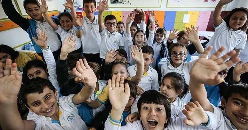 2026 MEB takvimine göre: Okullar ne zaman açılacak, 15 tatil ne zaman bitiyor, ikinci dönem ne zaman başlıyor?