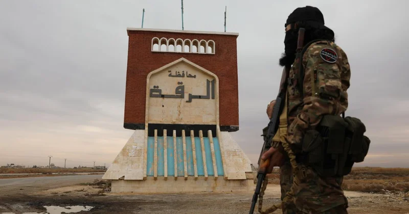 Suriye yönetimi, Rakka da kurumları hızla faaliyete geçirmeye başladı