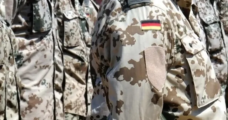 Almanya dan geri adım: Trump ın yüzde 10 luk vergisinden sonra Grönland daki askerler geri çekildi