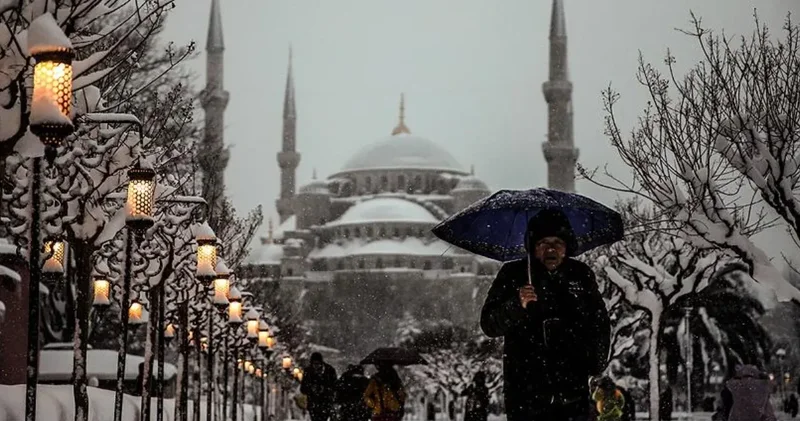 Uyarılar peş peşe gelmişti: İstanbul da kar yağışı başladı