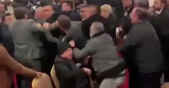 Edirne Şoförler ve Otomobilciler Esnaf Odası genel kurulunda gerginlik VİDEO İZLE