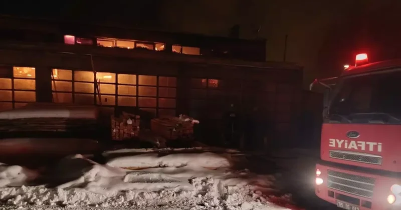 Erciş’te iş yeri yangını