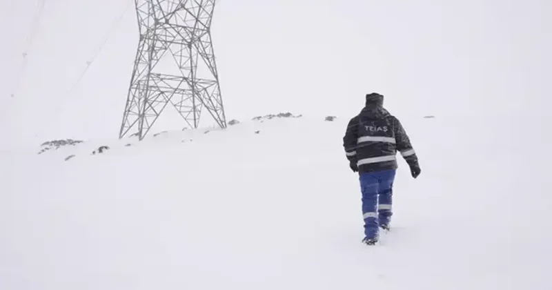 Bakan Bayraktar: Ekipler 7 gün 24 saat sahada!