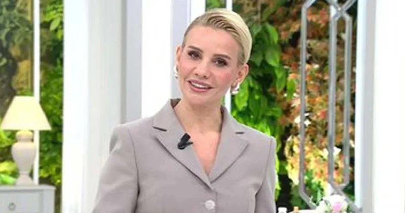 Esra Erol AKP ve HÜDA PAR lıların hedefinde! Programının kapatılmasını istediler!