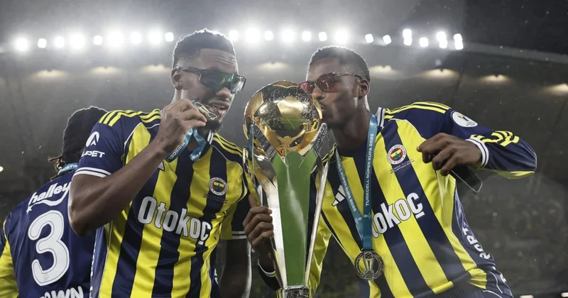 UEFA ikna oldu, Jhon Duran ın cezası kalktı Sözcü Gazetesi