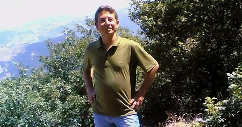 Ölüme halı sahada yakalandı