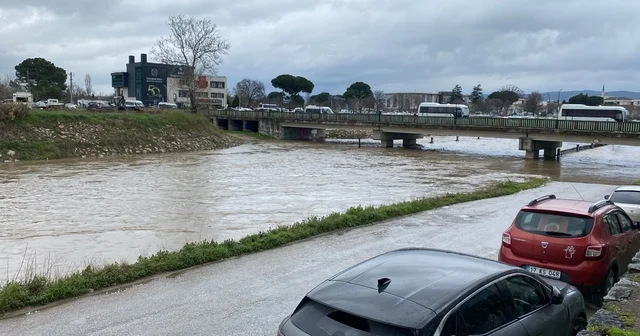 Çanakkale de Kocabaş Çayı yoğuş yağış nedeniyle taştı Çanakkale Haberleri