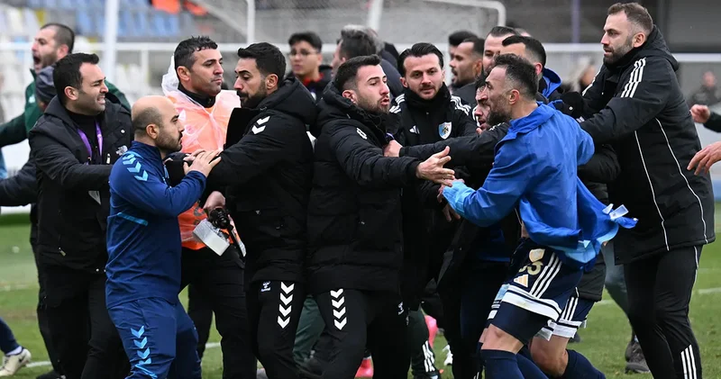 Liderlik umutları gitti derken uzatmalarda 2 gol geldi: 2 takım birden yıkıldı