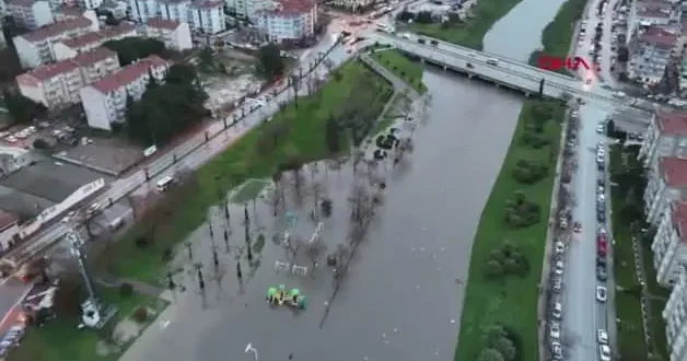 Çanakkale de taşan Sarıçay dron ile görüntülendi