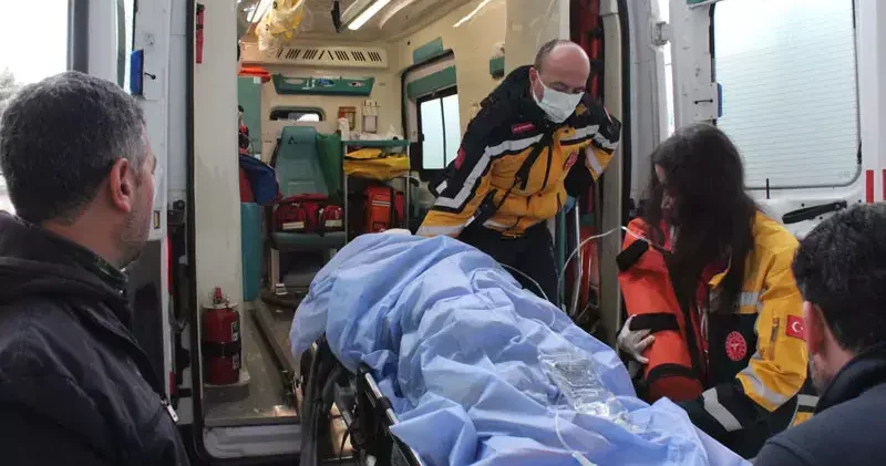 Çalıştığı inşaatın asansör boşluğundan düşen işçi yaralandı