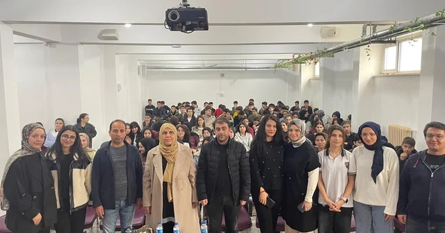 Yazar Naşide Can, Çermik Fen Lisesinde konferans verdi Diyarbakır Haberleri