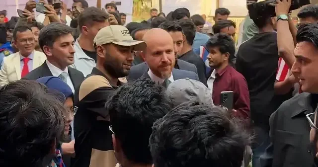 İlim Yayma Vakfı Mütevelli Heyeti Başkanı Bilal Erdoğan Bangladeş te yoğun ilgiyle karşılandı VİDEO İZLE